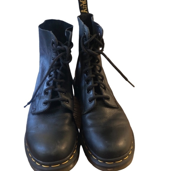 Doc Martens Airwair Moto Combat Boot Sz. 8 Black Leather Lace Up #1460 8-Eye - Picture 4 of 8